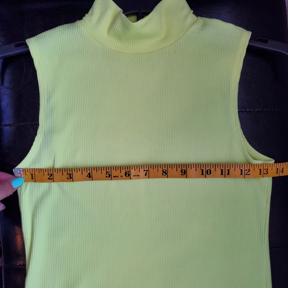 NO BOUNDARIES neon sleeves top SMALL - Picture 5 of 10